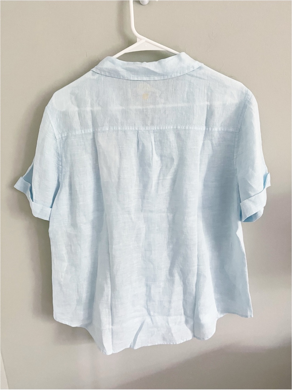 Lilly Pulitzer linen light blue button-down shirt, size L - Picture 4 of 9